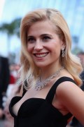 Pixie Lott nude in Nip slip