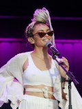 Quin in see  through