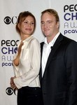 Nikki Cox in Almost Nip Slip At People's Choice Awards