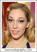 Lily Labeau