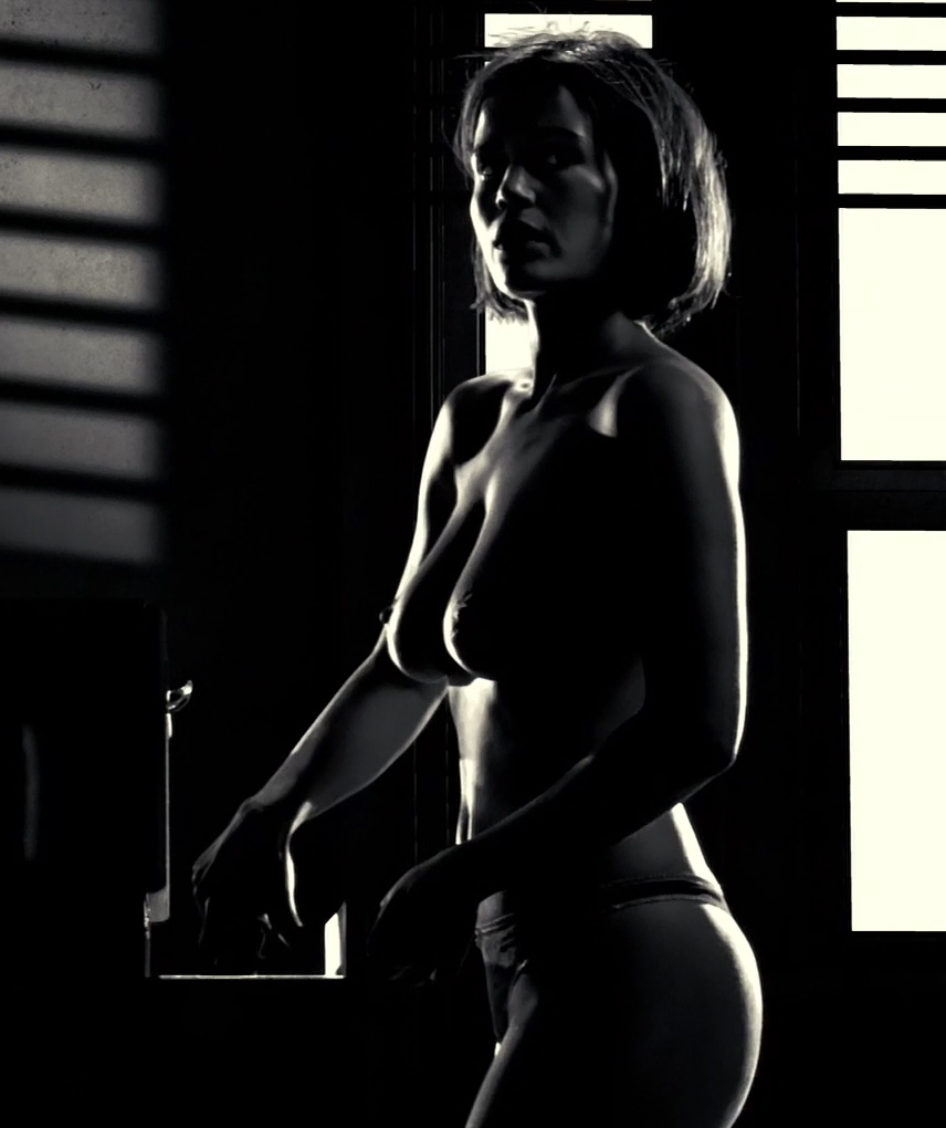 Nude Celebs in HD - Jaime King - picture - 2008_8/original/Carla_Gugino_Sin_...