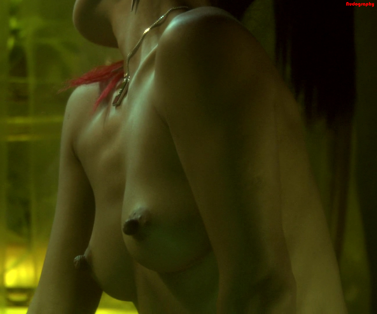 Nude Celebs in HD - Ling Bai - picture - 2009_4/original/ling_bai_gene_gene...
