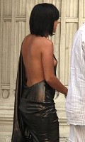 209x350, 21 KB, lily-allen-filming-in-covent-garden-.jpg