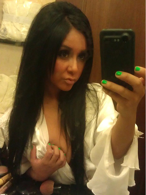 alleged_leaked_cell_phone_pics_snooki_03.jpg.