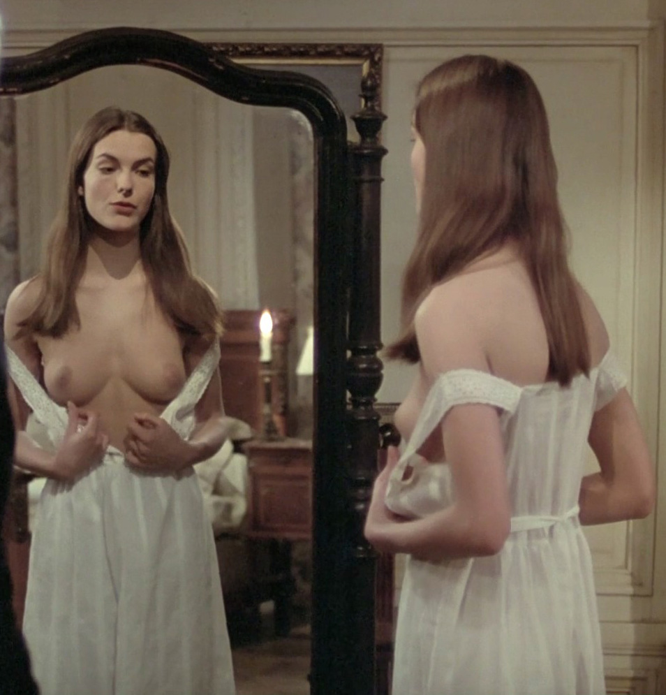Free Preview Of Carole Bouquet Naked In Il Cappotto Di Astrakan