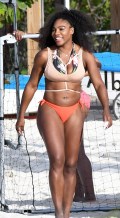 659x768, 103 KB, Serena_Williams_in_a_bikini_in_the_Bahamas-02.jpg