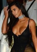 844x768, 98 KB, Kim_Kardashian_out_in_Miami-01.jpg