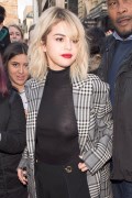 800x768, 115 KB, Selena_Gomez_out_and_about_London_in_a_see-thru_stop-01.jpg