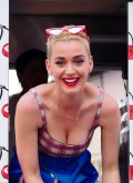 871x768, 82 KB, Katy_Perry-_Cleavage_promoting_her_new_song_Bon_Appetit_in_NYC.jpg