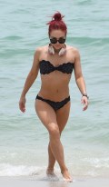 699x768, 63 KB, Sharna_Burgess_in_a_bikini_at_the_beach_in_Miami_Beach.jpg