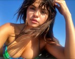 1024x768, 150 KB, Selena_Gomez_wearing_a_Bikini_on_a_Boat-01.jpg