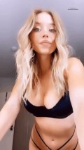 400x711, 52 KB, Sydney_Sweeney_bikini_GiF.gif