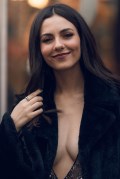 803x768, 59 KB, Victoria_Justice_Chester_Viloria_photoshoot_in_New_York_February_2020.jpg