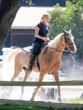 904x768, 117 KB, Amber_Heard_horseback_riding_in_LA.jpg