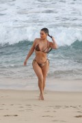 797x768, 67 KB, Kim_Kardashian_in_a_bikini_after_filming_KUWTK_in_Malibu_California.jpg