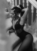 877x768, 77 KB, Ariana_Grande_Katia_Temkin_photoshoot.jpg