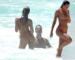 1024x768, 95 KB, Candice_Swanepoel_at_the_beach_in_Tulum.jpg