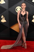 800x768, 93 KB, Emma_Brooks_the_66th_Grammy_Awards_in_Los_Angeles_1.jpg