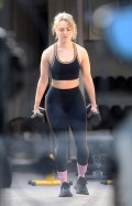 767x768, 66 KB, AnnaSophia_Robb_photographed_during_a_workout_session_1.jpg