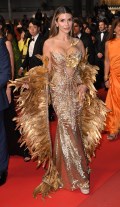 694x768, 114 KB, Ekin-su_Culculoglu_at_Hope_premiere_during_the_79th_Cannes_Film_Festival_in_Cannes_1.jpg